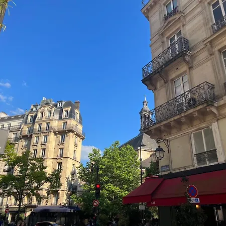 Art And Design Lover's Dream In Appartamento Parigi